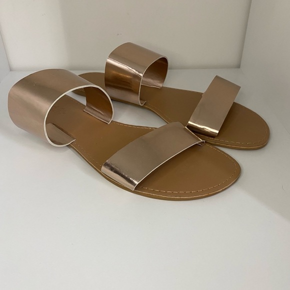 Charlotte Russe Rose Gold 2 Strap Sandals Size 9 - Picture 2 of 5